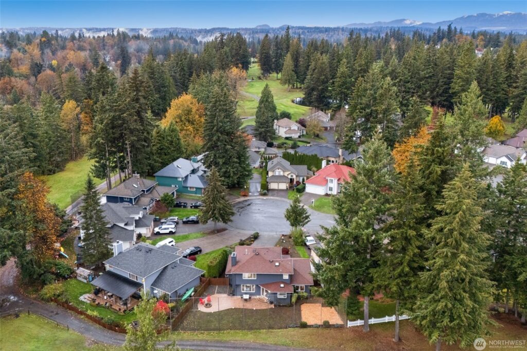 Lake Wilderness Country Club neighborhood homes in Maple Valley