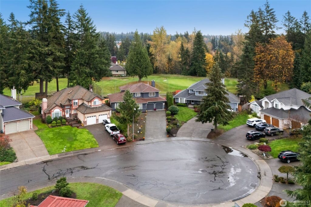 Lake Wilderness Country Club neighborhood homes in Maple Valley