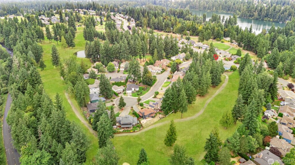 Lake Wilderness Country Club neighborhood homes in Maple Valley