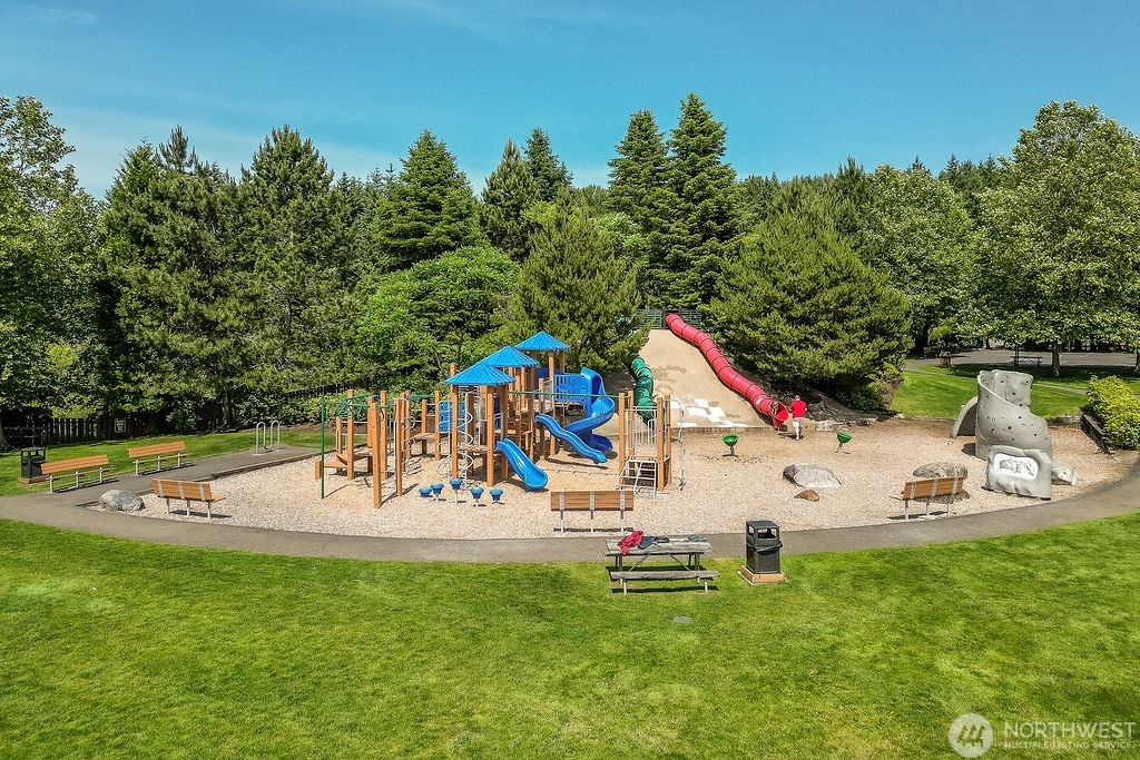 Maple Woods neighborhood park in Maple Valley